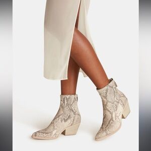 Dolce Vita Shanta Western Python Faux Suede Grey Heeled Pointed Toe Boot 6 New